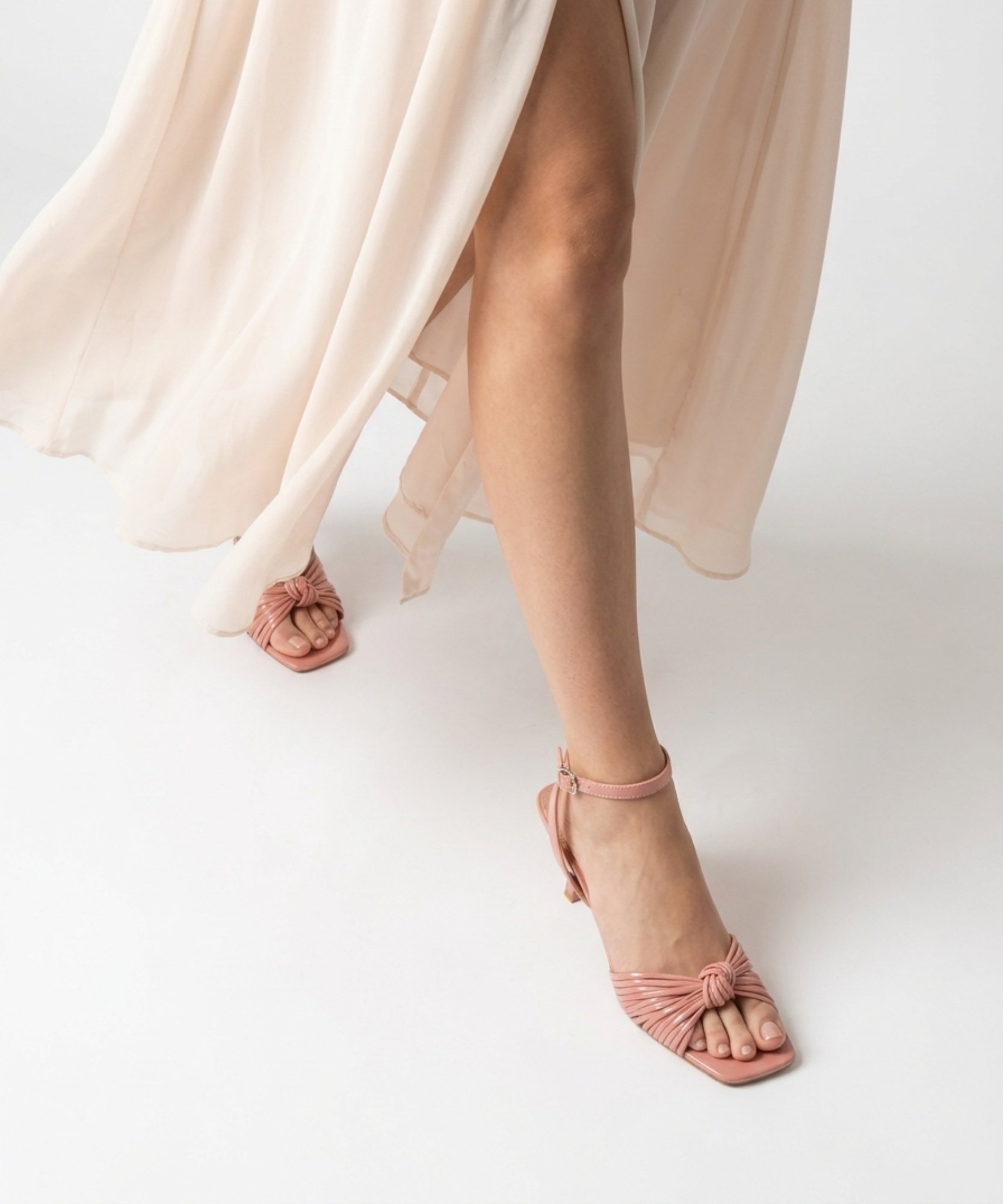 Sandalia tac&oacute;n fino nudo image number null